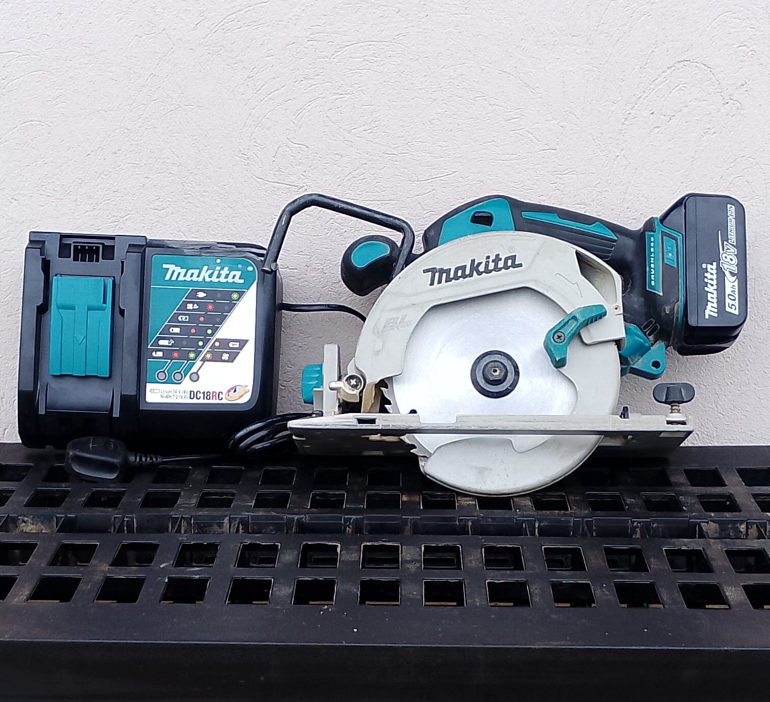 Fierăstrău circular Makita 18V Soldănești