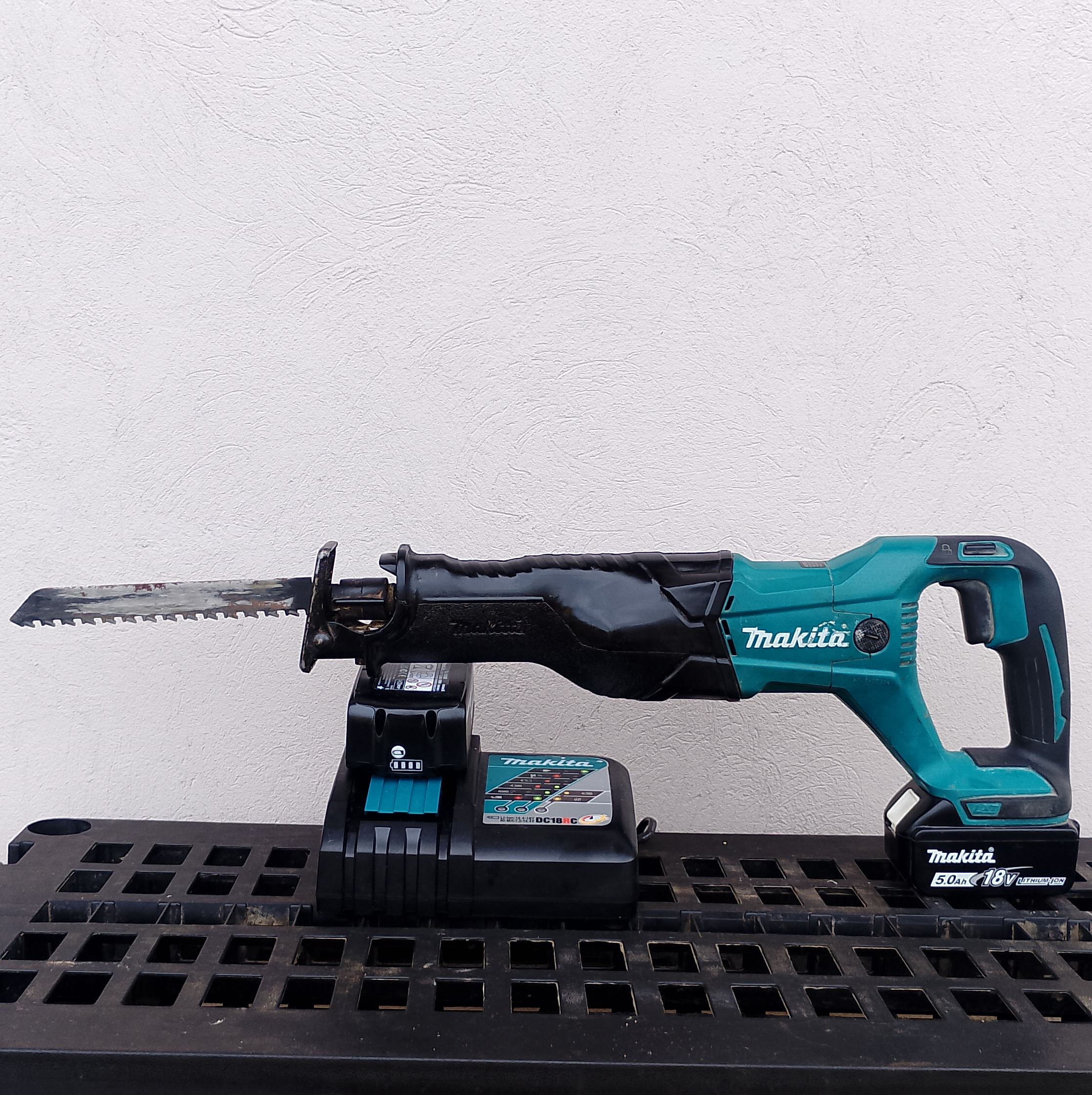 Ferăstrău sabie Makita 18V Soldănești